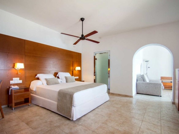 Hotel in Villajoyosa (Ref: DOSI-707)