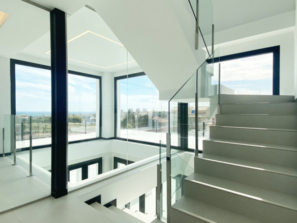 Luxurious Property in Torre La Mata (Ref: DOSI-1434)