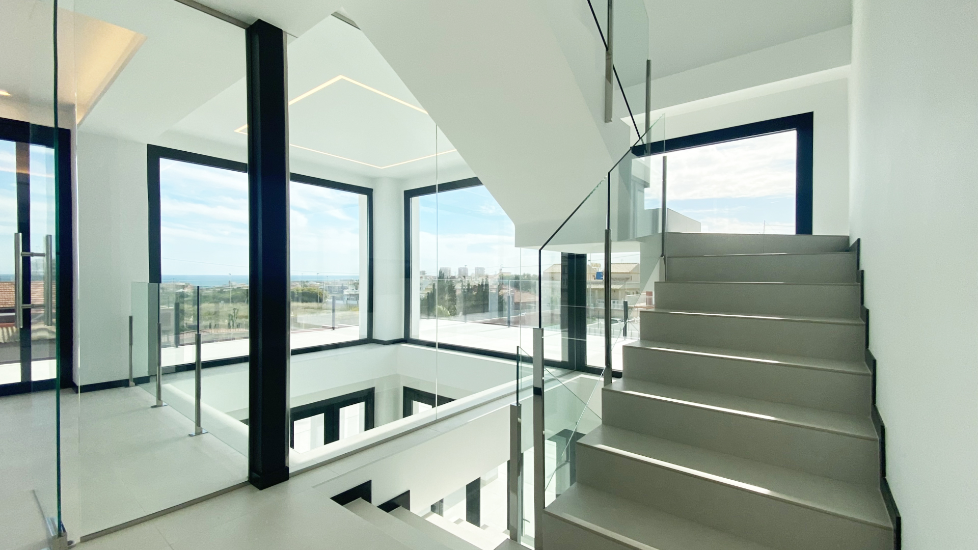 Luxurious Property in Torre La Mata (Ref: DOSI-1434)