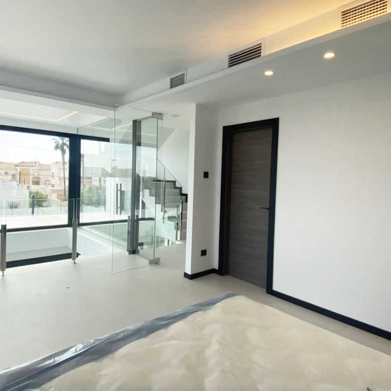 Luxurious Property in Torre La Mata (Ref: DOSI-1434)