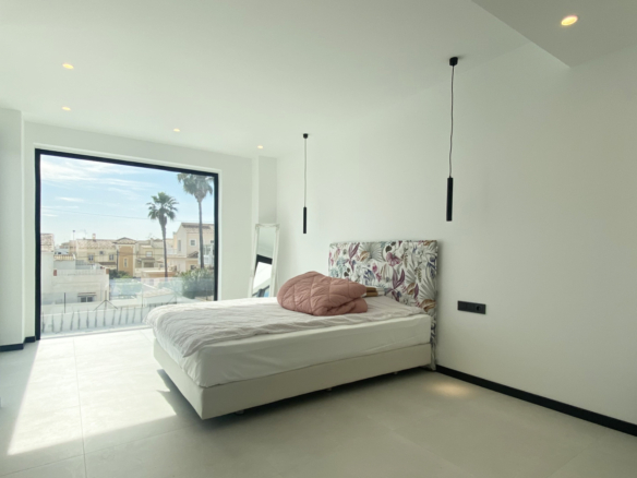 Luxurious Property in Torre La Mata (Ref: DOSI-1434)