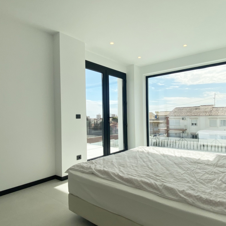 Luxurious Property in Torre La Mata (Ref: DOSI-1434)