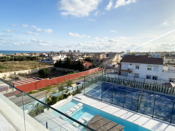 Luxurious Property in Torre La Mata (Ref: DOSI-1434)