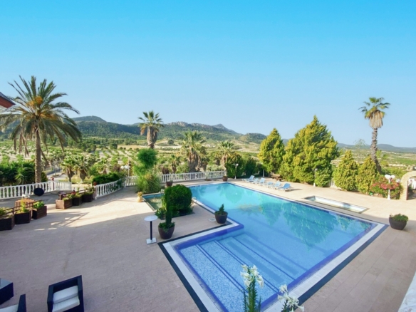 Country Estate in Jumilla (Ref: DOSI-2786)