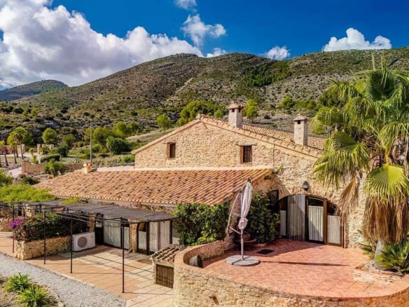 Country Estate in Benissa (Ref: DOSI-3460)