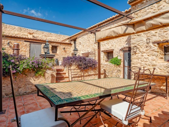 Country Estate in Benissa (Ref: DOSI-3460)