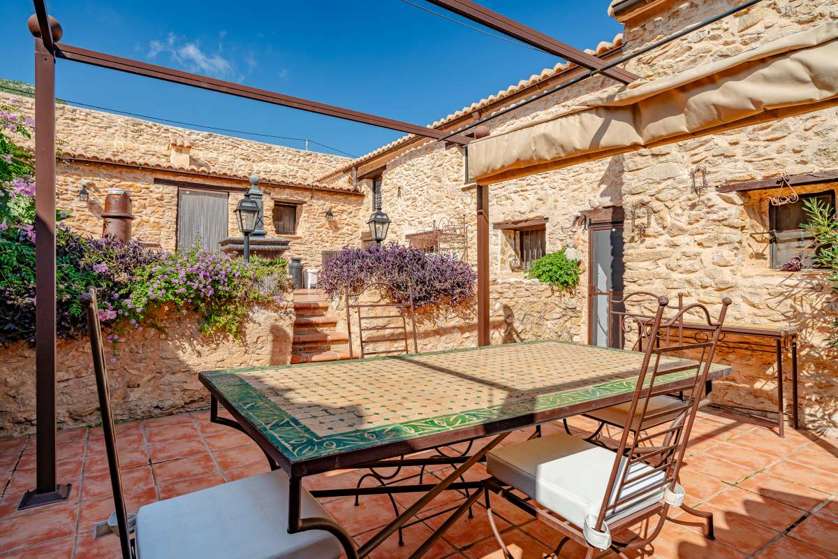Country Estate in Benissa (Ref: DOSI-3460)