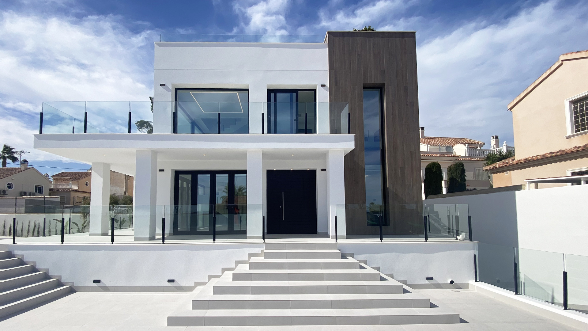Luxurious Property in Torre La Mata (Ref: DOSI-1434)