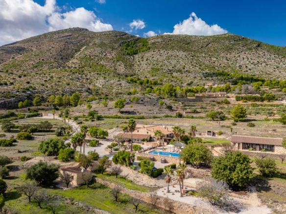 Country Estate in Benissa (Ref: DOSI-3460)