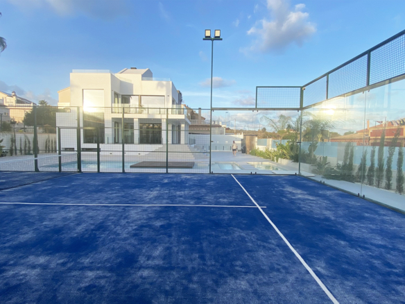 Luxurious Property in Torre La Mata (Ref: DOSI-1434)
