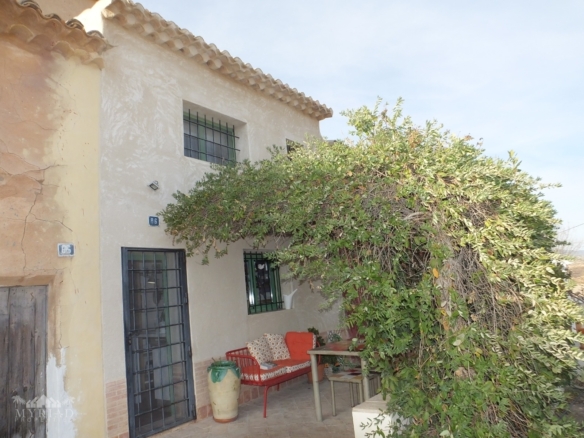 Country House in Pinoso (Ref: MP5197)