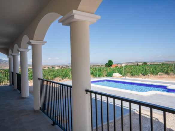 Country House in Pinoso (Ref: DOSI-600)