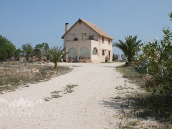 Country House in Pinoso (Ref: MP6034)