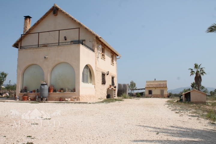Country House in Pinoso (Ref: MP6034)