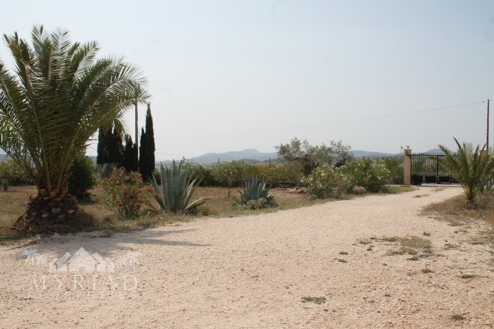 Country House in Pinoso (Ref: MP6034)