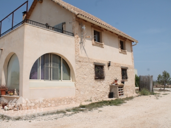 Country House in Pinoso (Ref: MP6034)