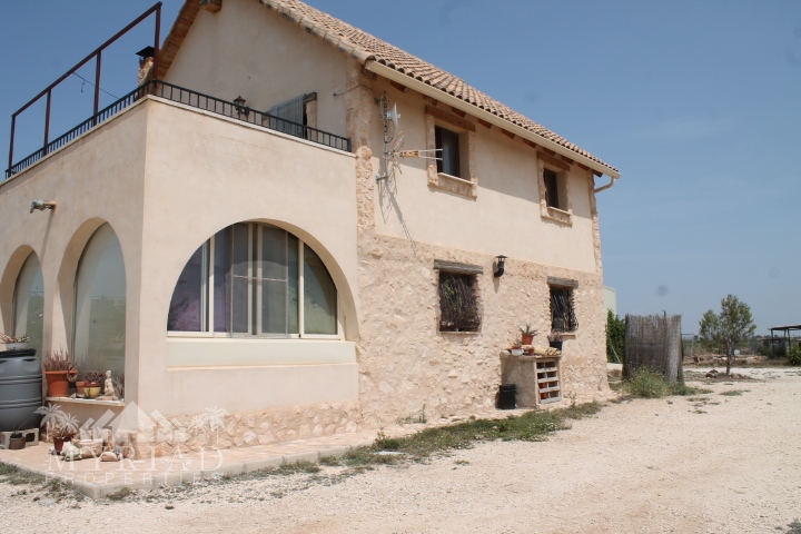 Country House in Pinoso (Ref: MP6034)