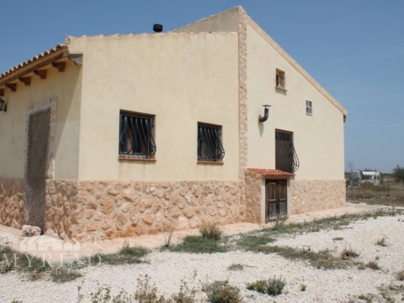 Country House in Pinoso (Ref: MP6034)