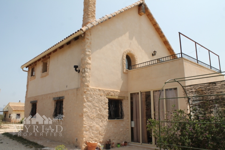 Country House in Pinoso (Ref: MP6034)