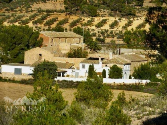 Chalet in Yecla (Ref: MP6311)