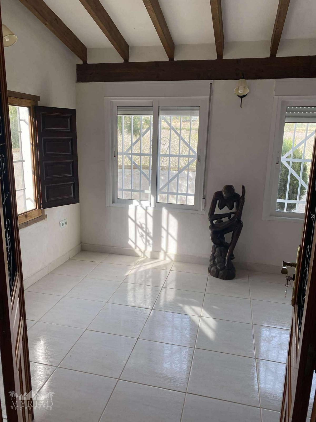 Chalet in Yecla (Ref: MP6311)