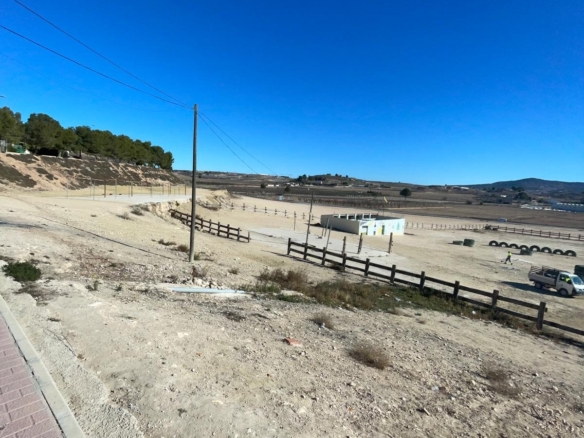 Commercial in Pinoso (Ref: MP6467)