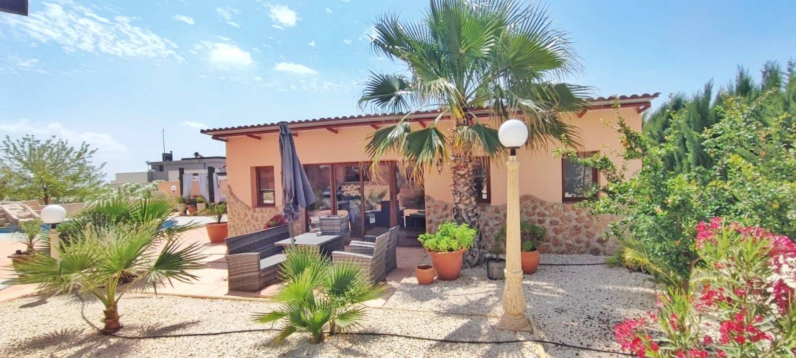Country House in Pinoso (Ref: DOSI-3508)