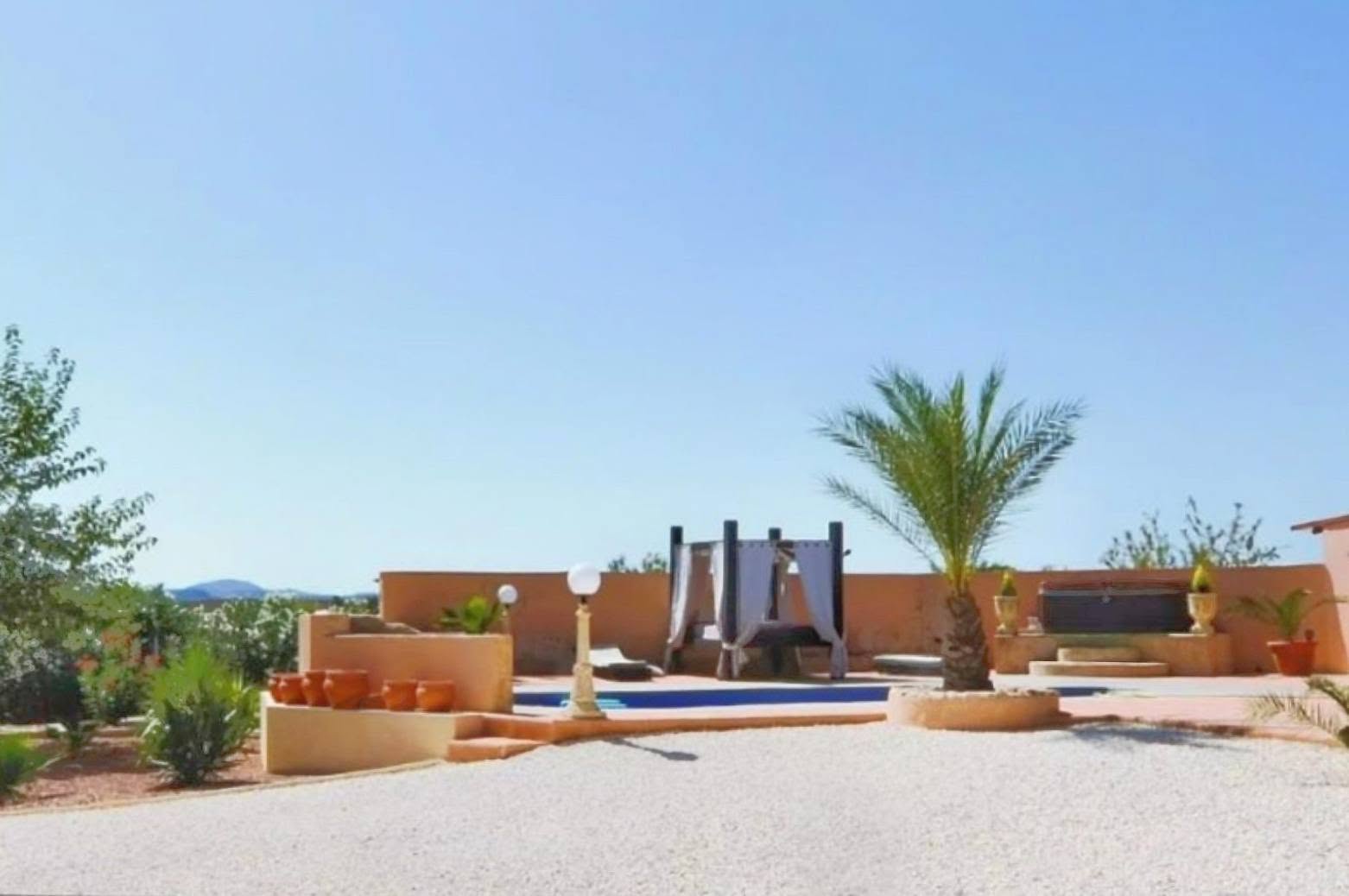 Country House in Pinoso (Ref: DOSI-3508)