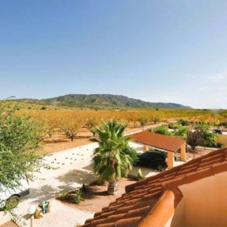 Country House in Pinoso (Ref: DOSI-3508)