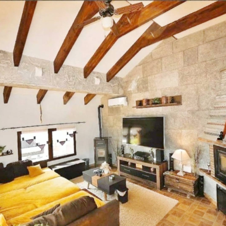 Country House in Pinoso (Ref: DOSI-3508)