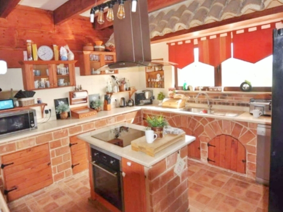 Country House in Pinoso (Ref: DOSI-3508)