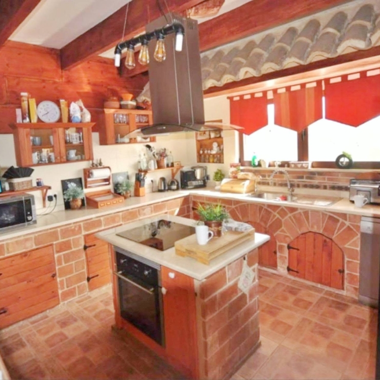 Country House in Pinoso (Ref: DOSI-3508)