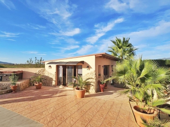 Country House in Pinoso (Ref: DOSI-3508)