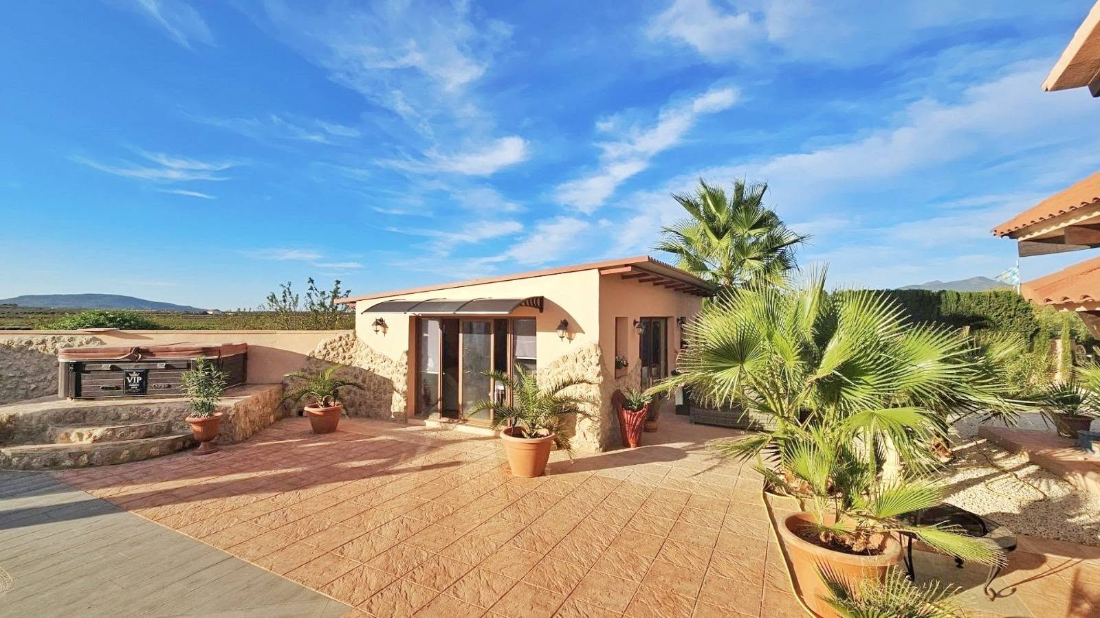 Country House in Pinoso (Ref: DOSI-3508)