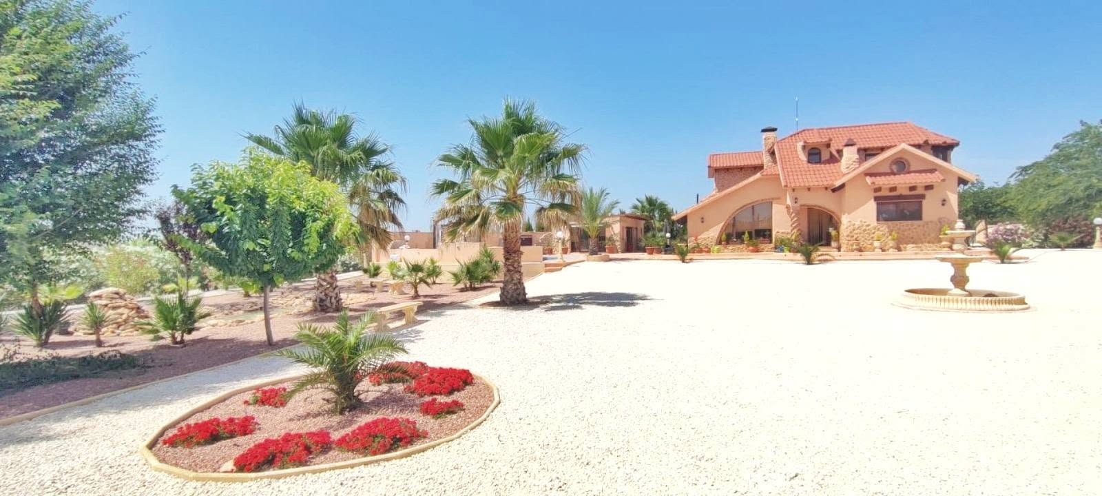 Country House in Pinoso (Ref: DOSI-3508)