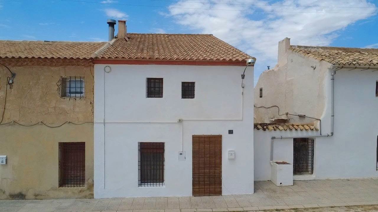 Country House in El Pinós (Ref: DOSI-3716)