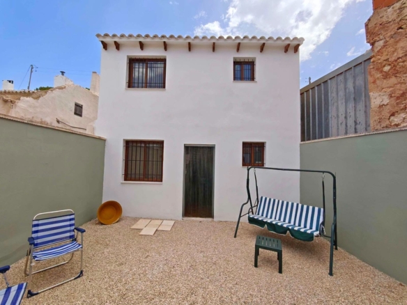 Country House in El Pinós (Ref: DOSI-3716)