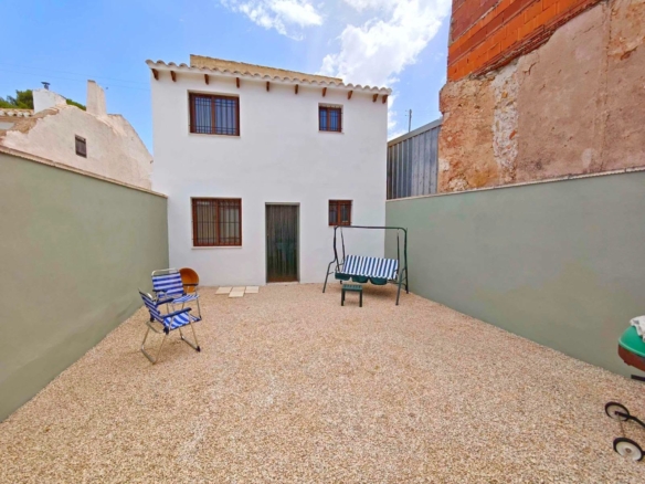 Country House in El Pinós (Ref: DOSI-3716)