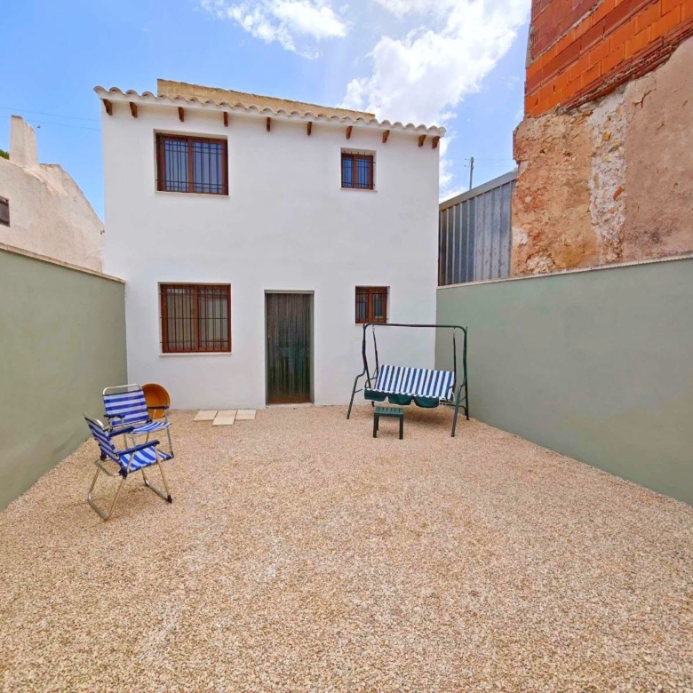 Country House in El Pinós (Ref: DOSI-3716)