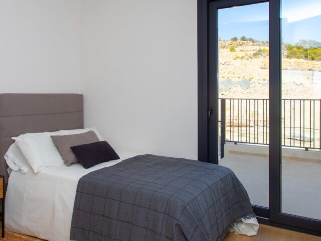 town house in Monforte del Cid (Ref: CC0568)