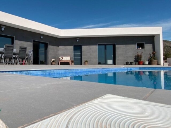 villa in Hondon de las Nieves (Ref: CC0354N)
