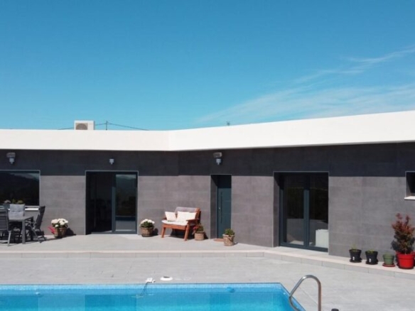 villa in Hondon de las Nieves (Ref: CC0354N)