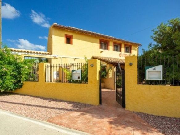 villa in Barbarroja (Ref: CC0532)