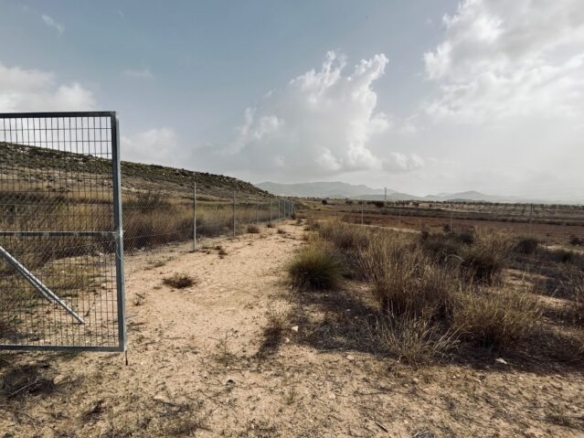 land in Torre del Rico (Ref: CC0548)