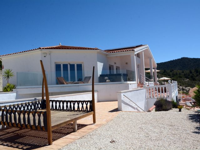 villa in Petrer (Ref: CC0663)