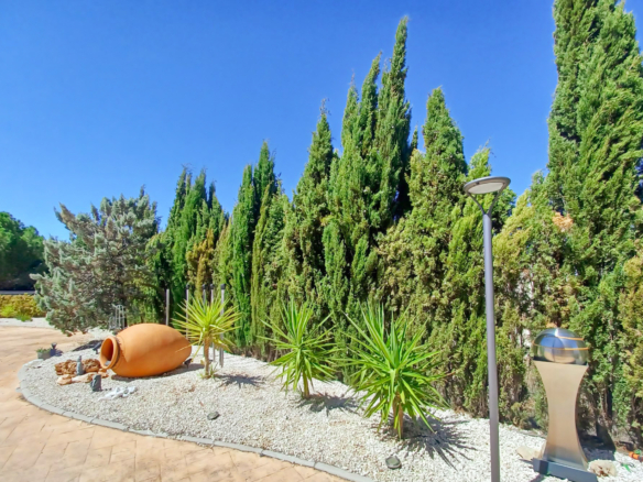 Luxurious Property in Casas del Señor (Ref: DOSI-473)