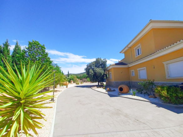 Luxurious Property in Casas del Señor (Ref: DOSI-473)
