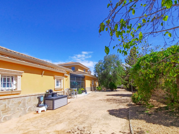 Luxurious Property in Casas del Señor (Ref: DOSI-473)