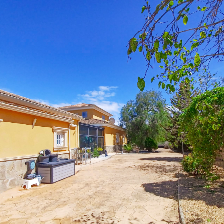 Luxurious Property in Casas del Señor (Ref: DOSI-473)