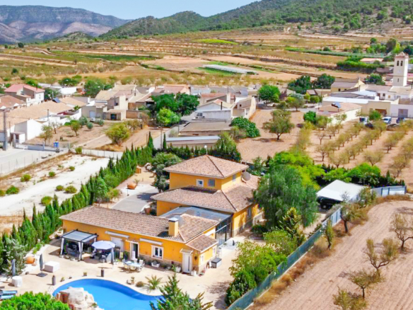 Luxurious Property in Casas del Señor (Ref: DOSI-473)